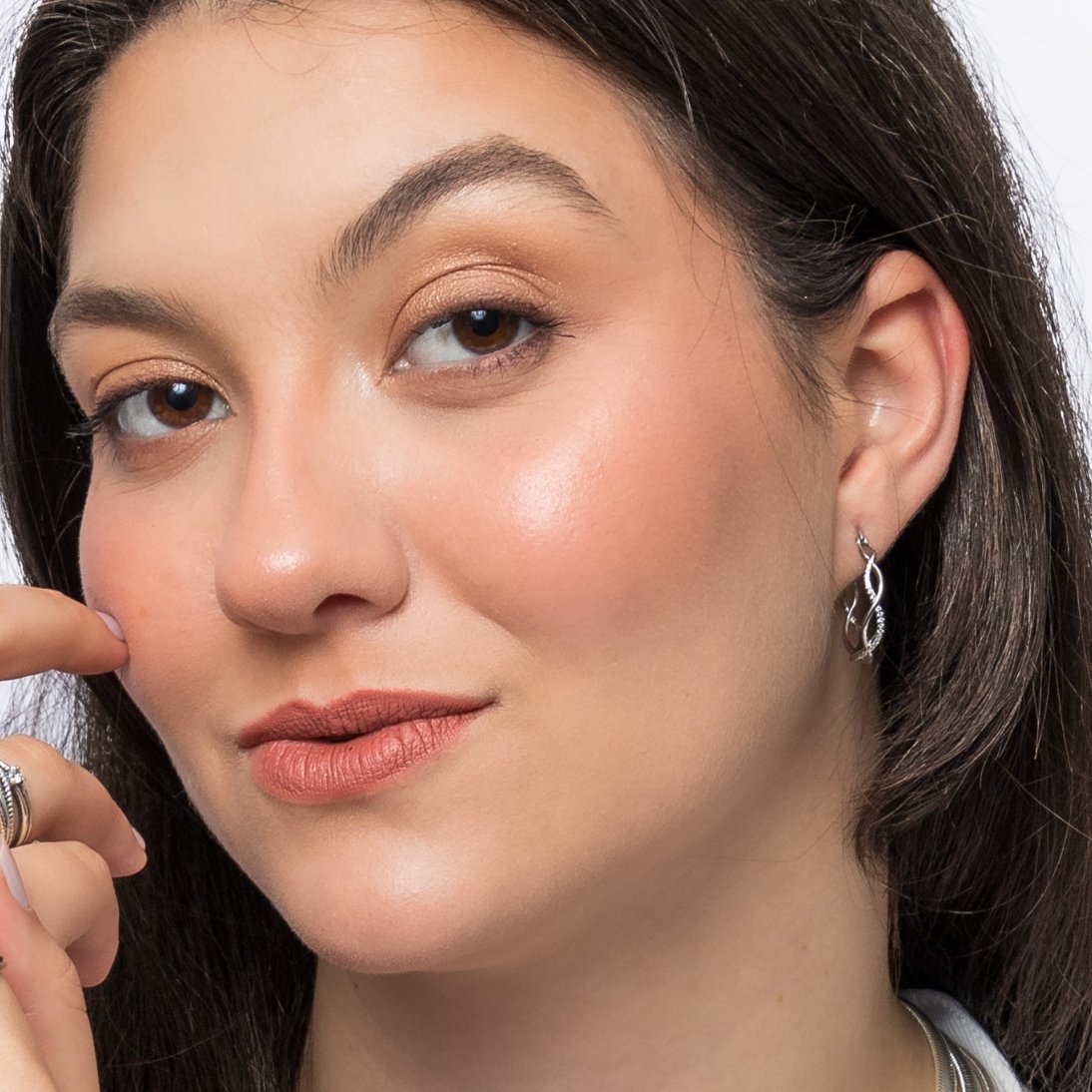 Brincos de Prata 925 Argola Trançada com Zircônias Brancas