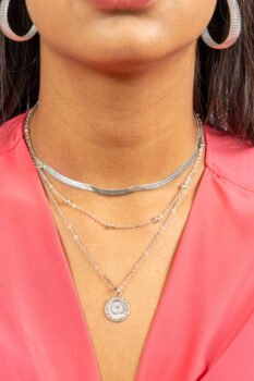 Colar Feminino de Prata 925 em Camadas com Medalha e Corrente Fina