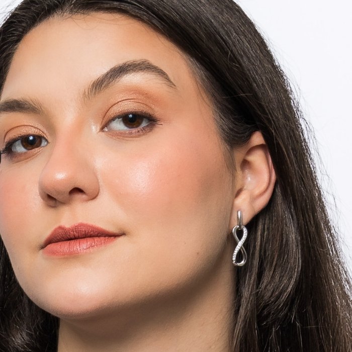 Brincos de Prata Infinito Cravejado