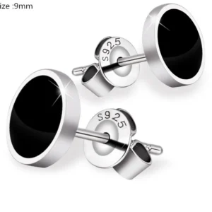 Brincos em Prata Stud Pretos