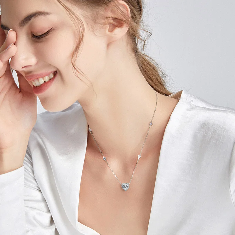 Colar de Prata Com Coração Brilhante - Imagem 2